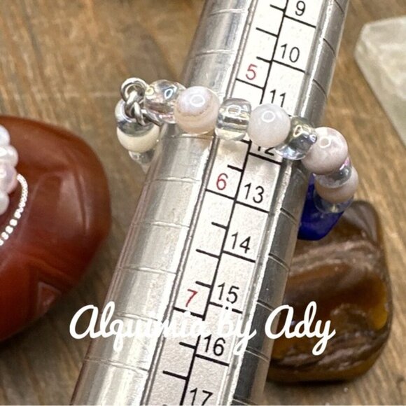 Pearls and lapis lazuli beaded dainty ring band - Picture 3 of 3